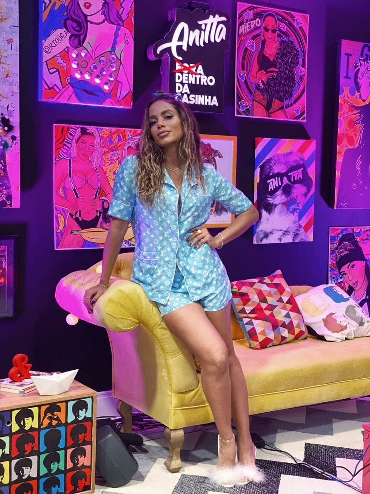 Pôster de Anitta Dentro da Casinha