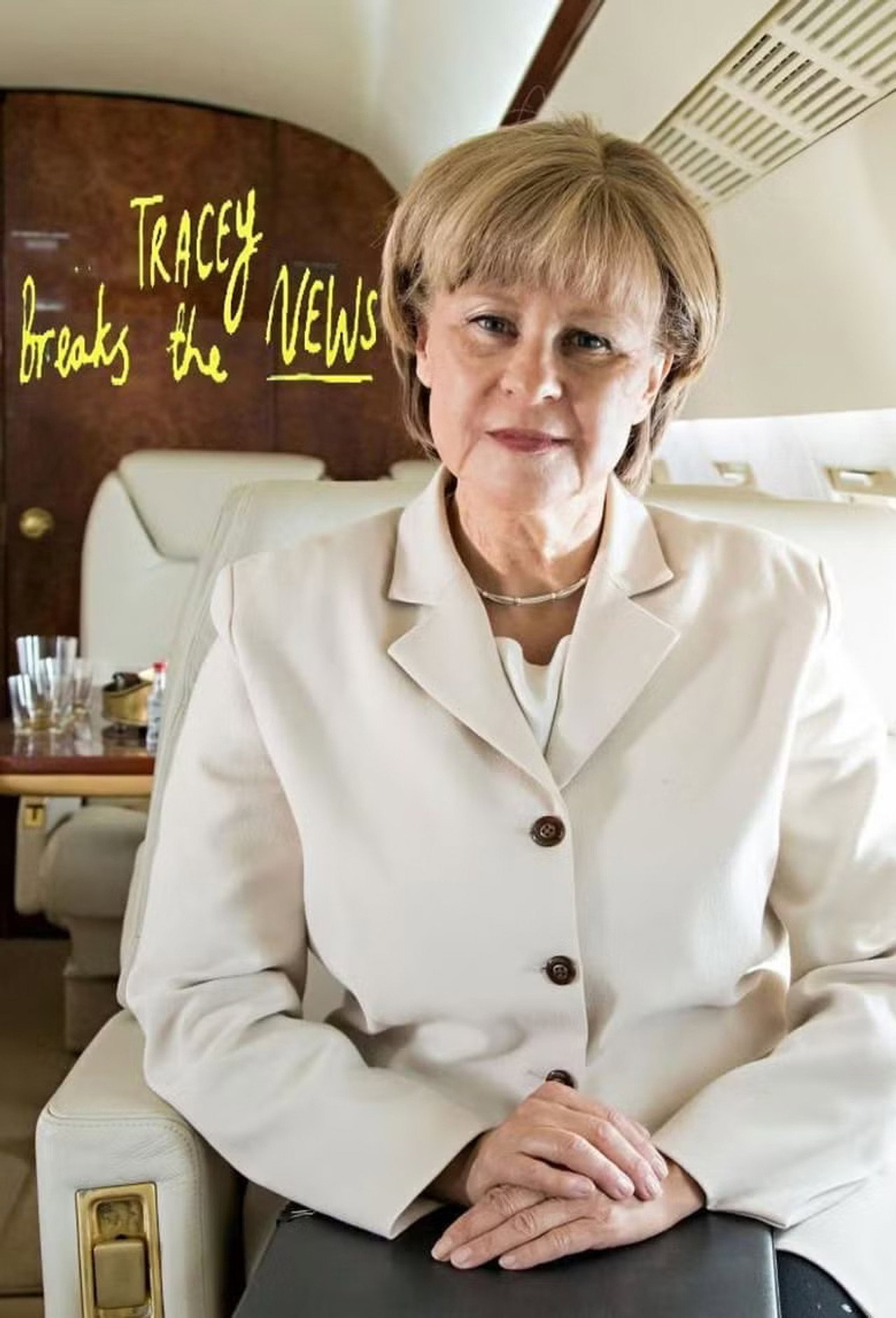 Pôster de Tracey Breaks the News