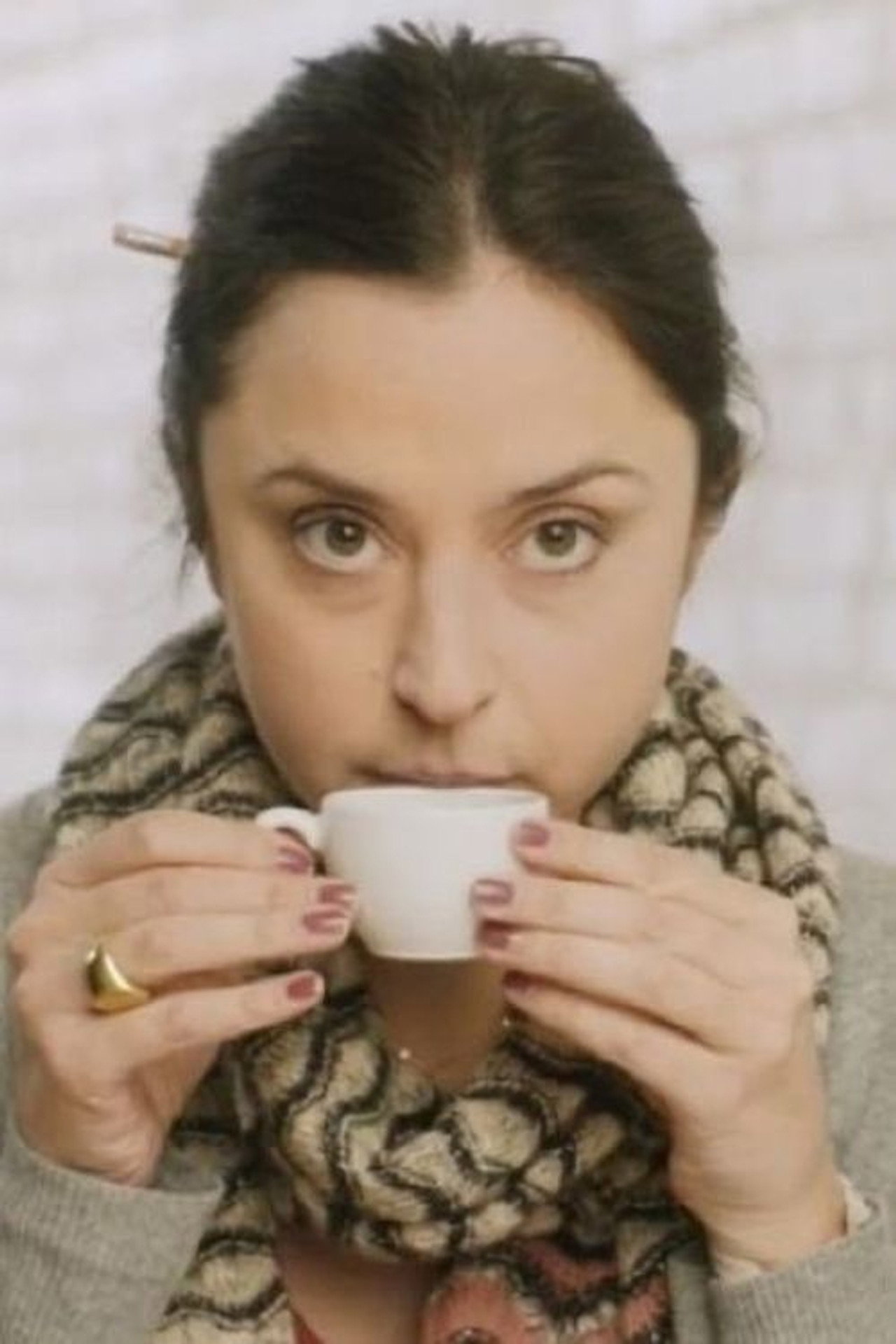 Pôster de She Grinds Her Own Coffee