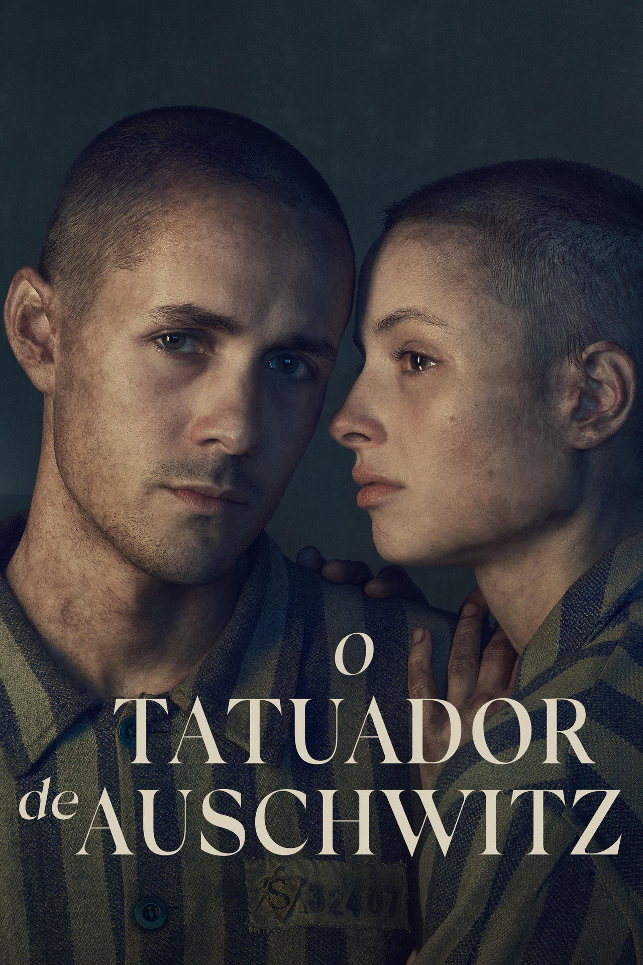 Pôster de O Tatuador de Auschwitz