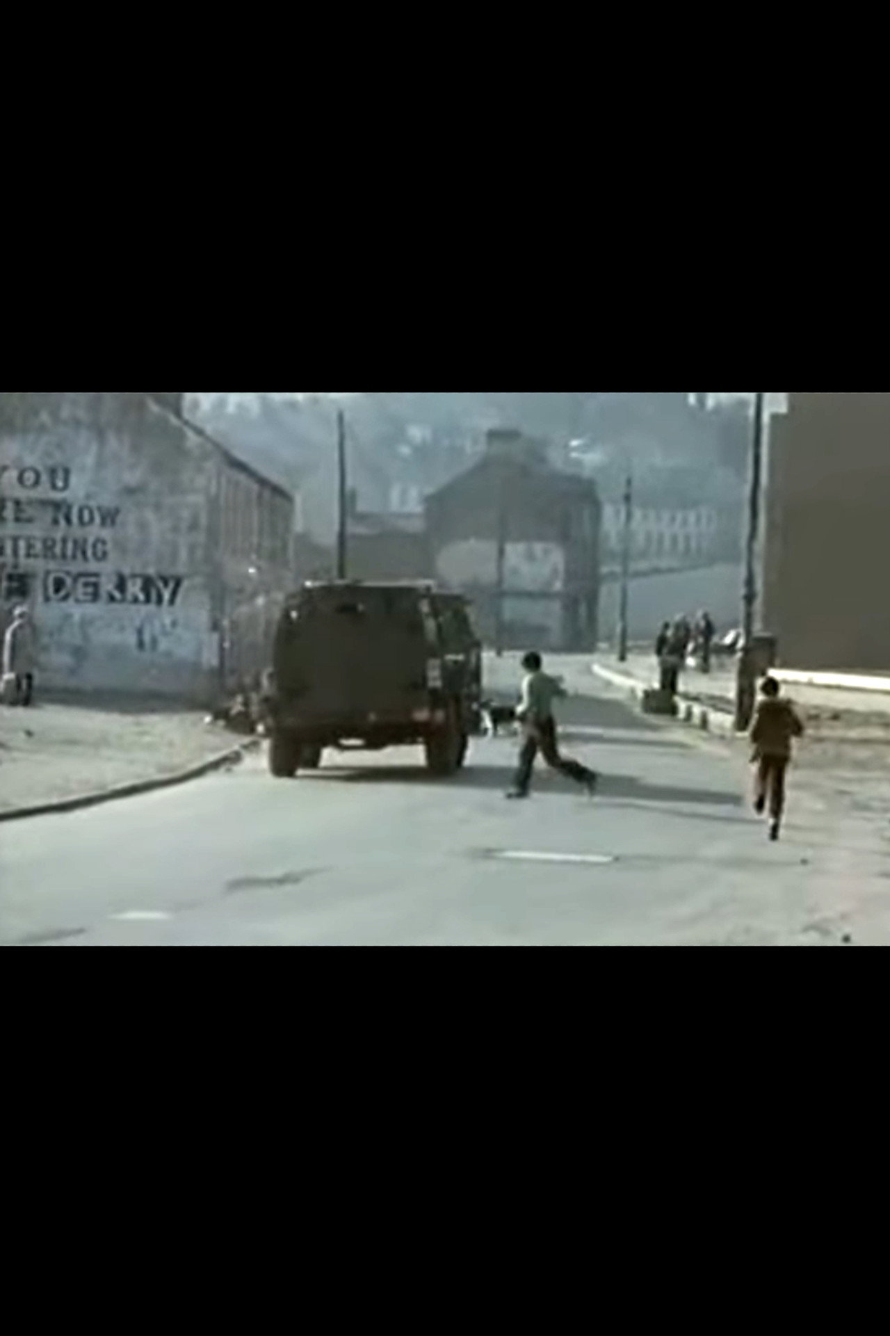 Pôster de Children in Crossfire