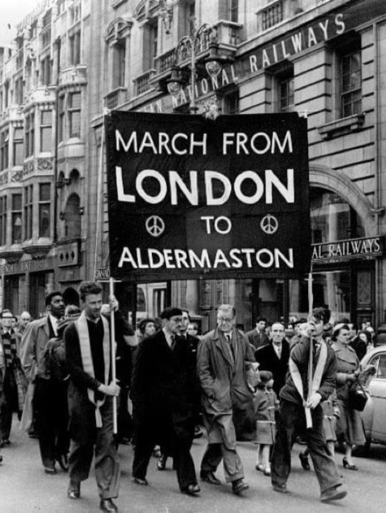 Pôster de March to Aldermaston