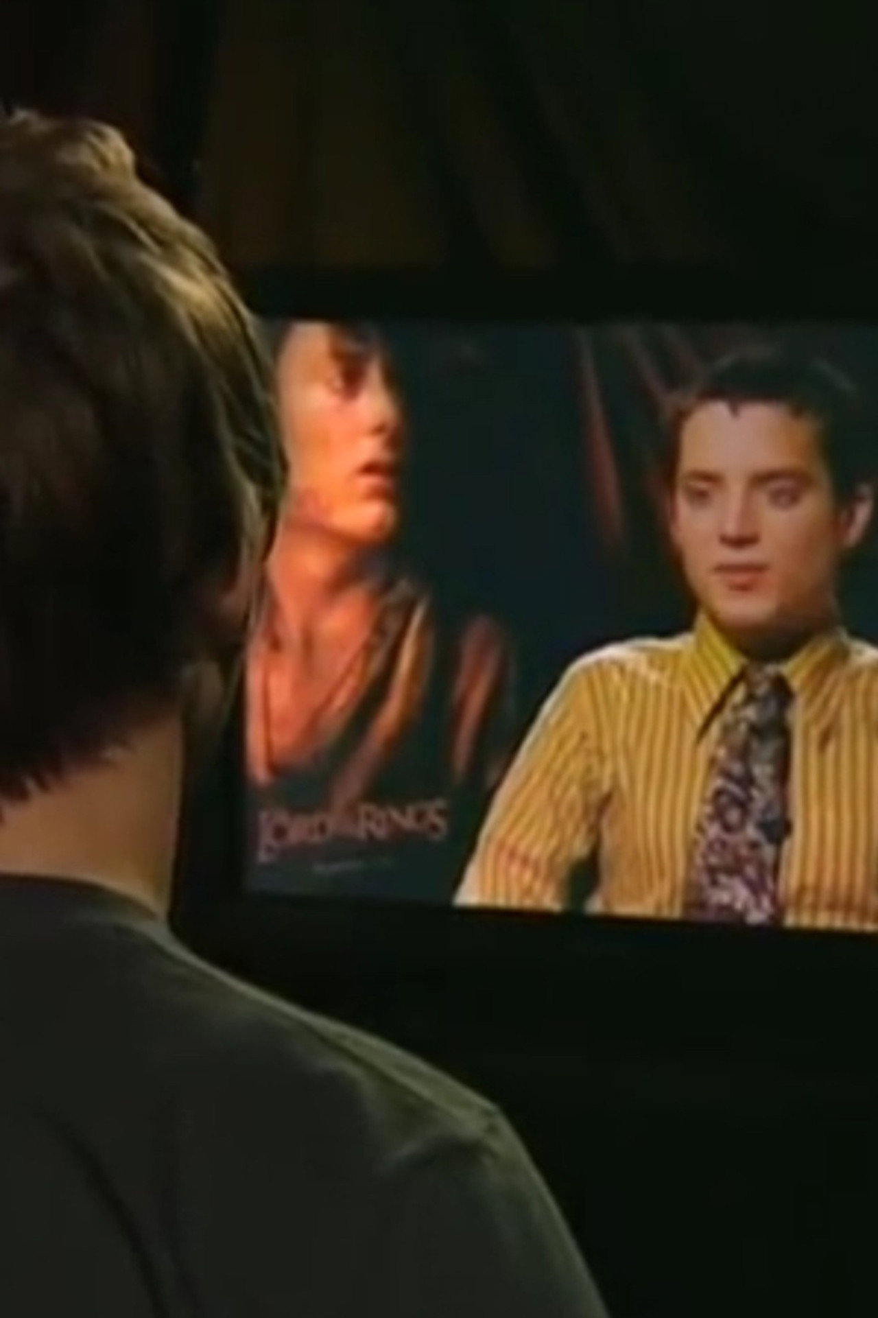 Pôster de Dominic Monaghan Interviews Elijah Wood