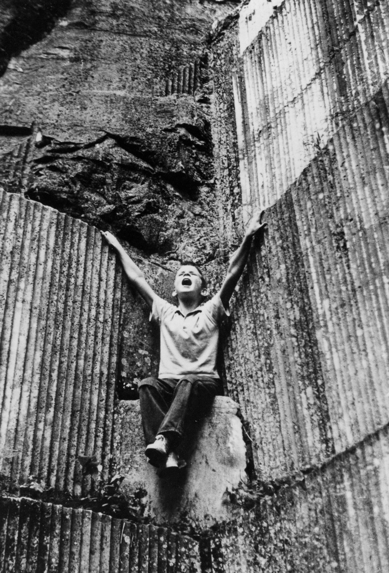 Pôster de An Essay on Death: A Memorial to John F. Kennedy